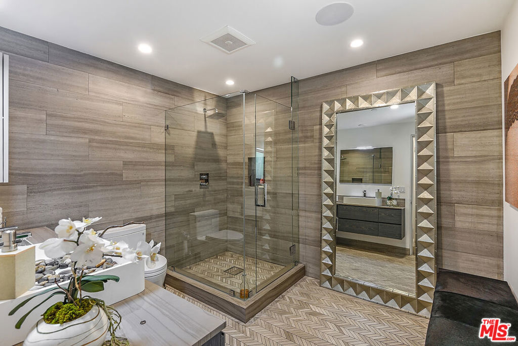 732 Huntley Drive Unit: 1