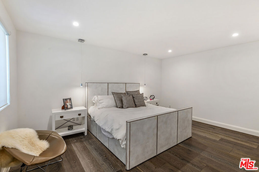 732 Huntley Drive Unit: 1