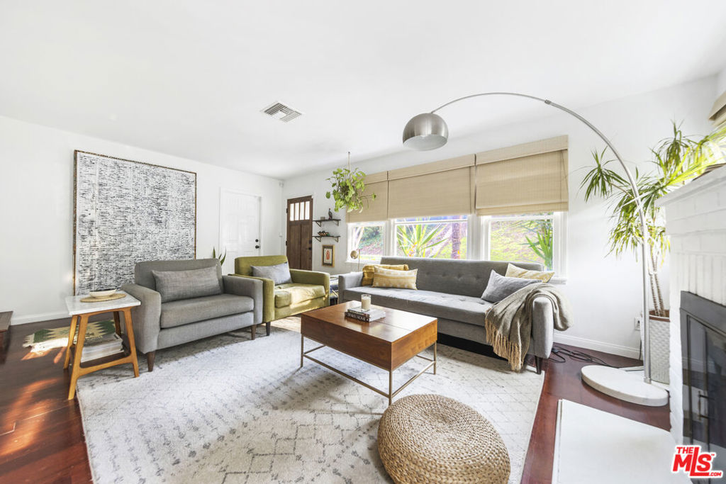 3831 Broadlawn Drive