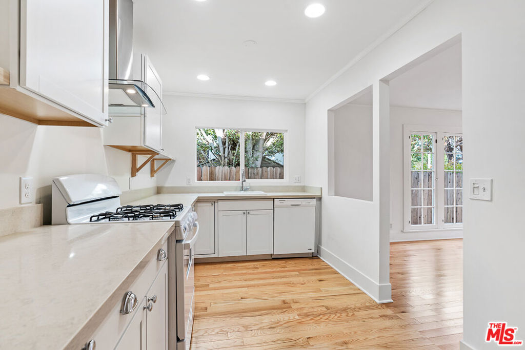 809 N Stanley Avenue