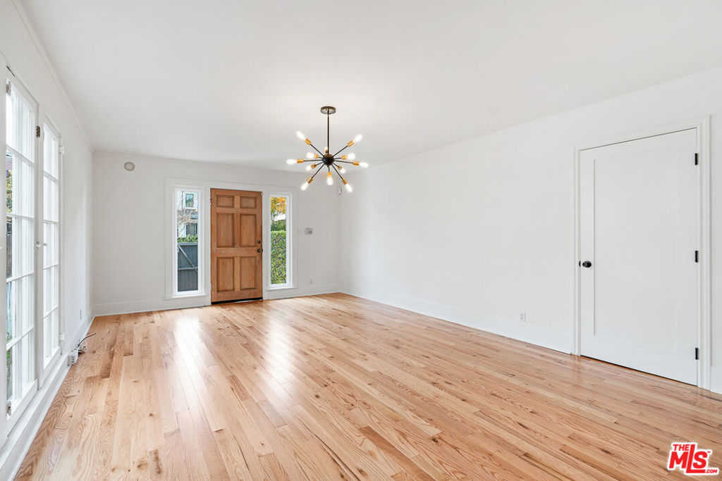 809 N Stanley Avenue