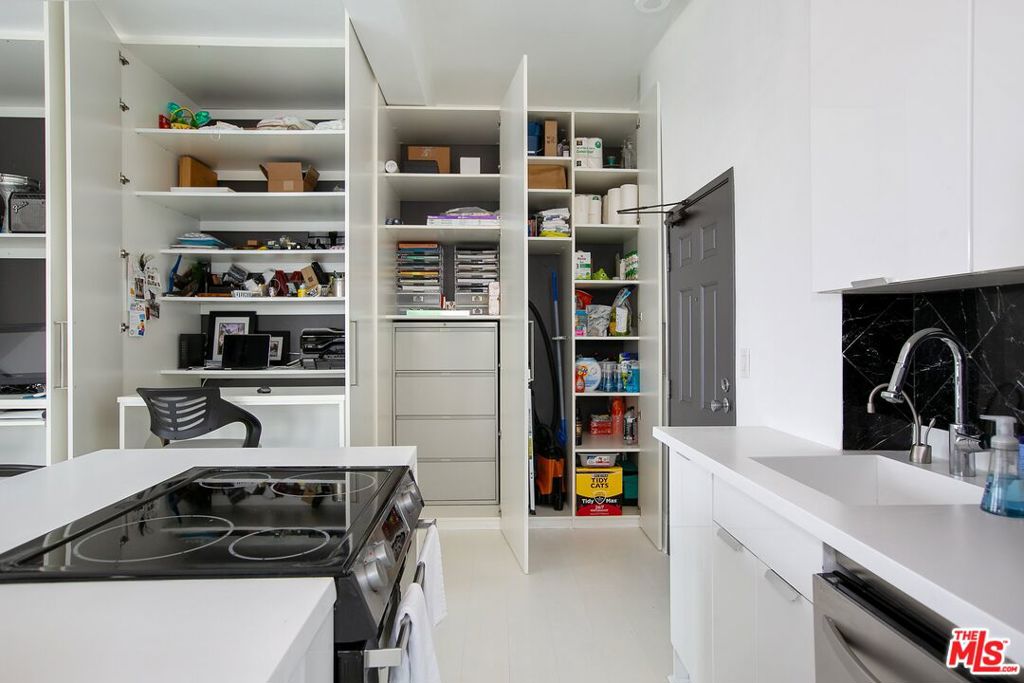 108 W 2nd Street Unit: 502