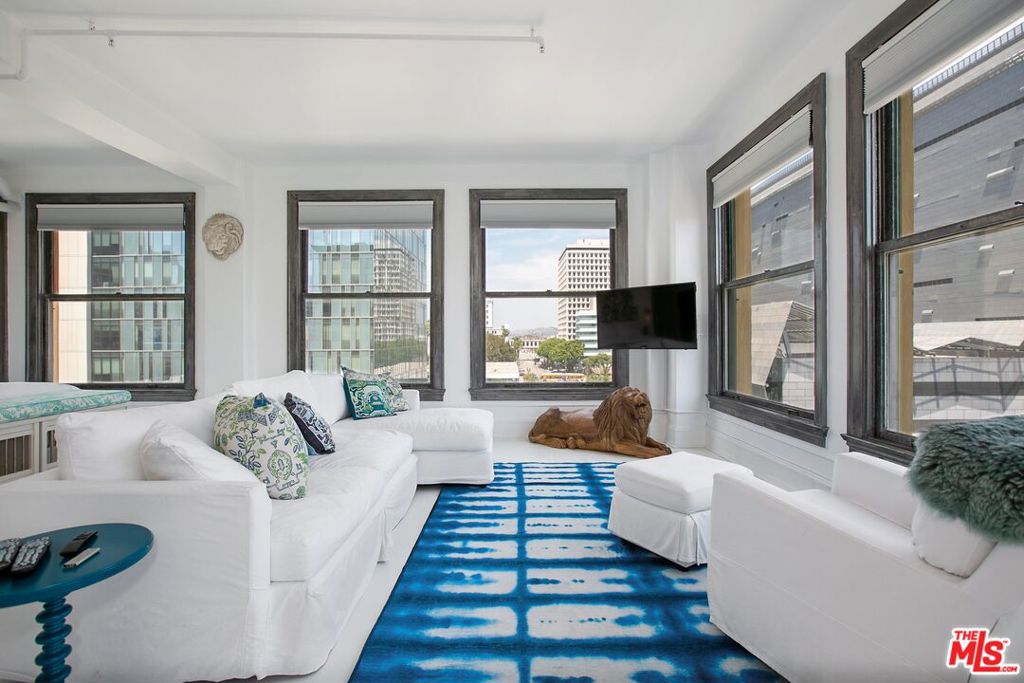 108 W 2nd Street Unit: 502