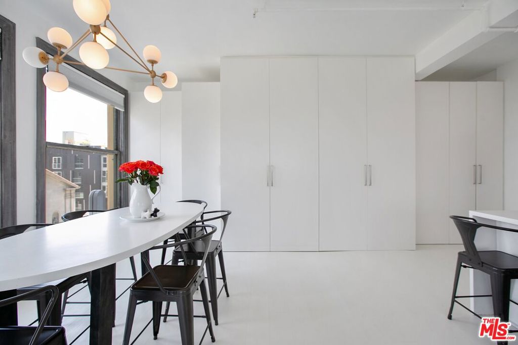 108 W 2nd Street Unit: 502