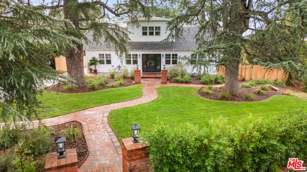 104 W Loma Alta Drive