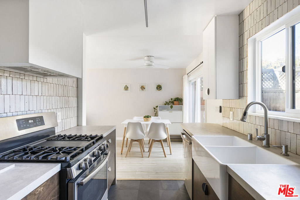 11138 Aqua Vista Street 61