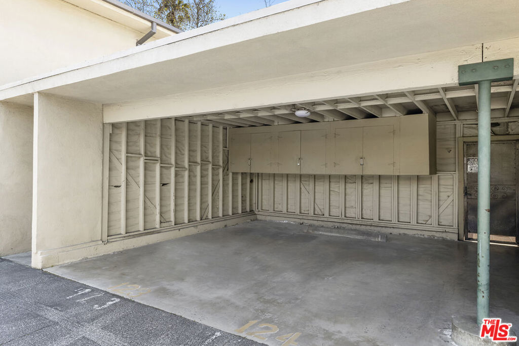 11138 Aqua Vista Street 61