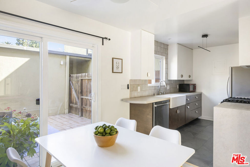 11138 Aqua Vista Street 61