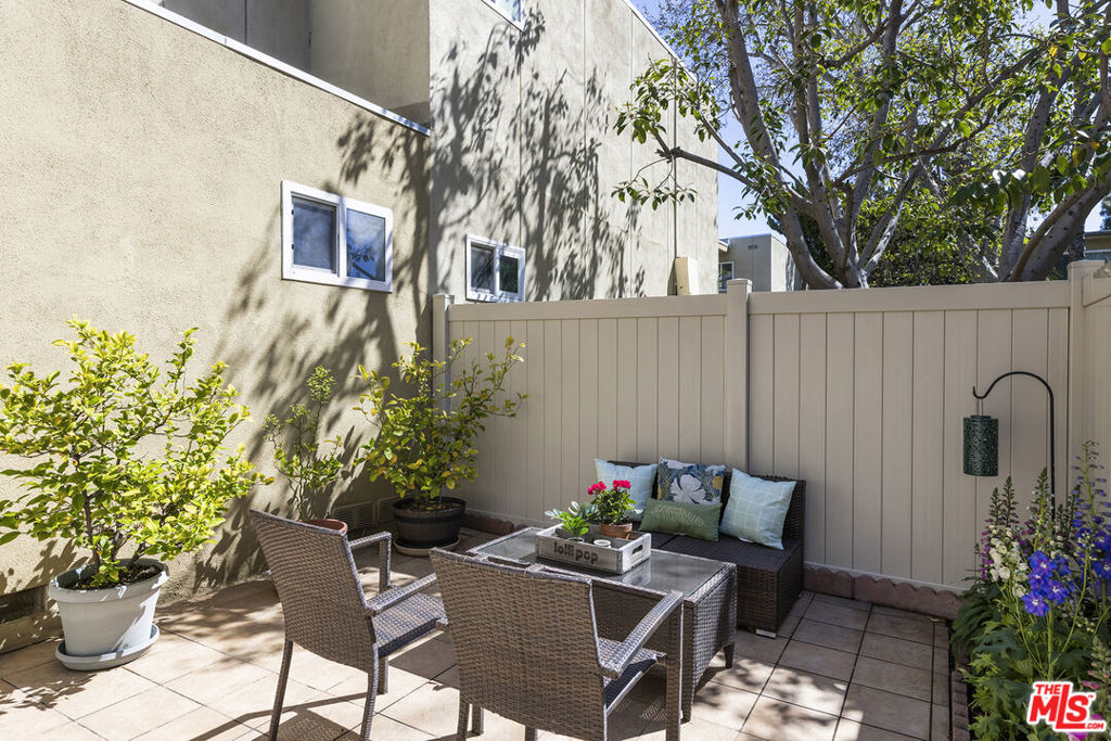 11138 Aqua Vista Street 61