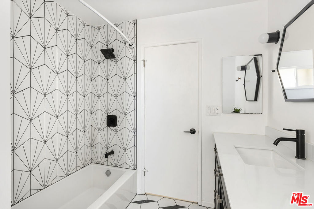 11138 Aqua Vista Street 61