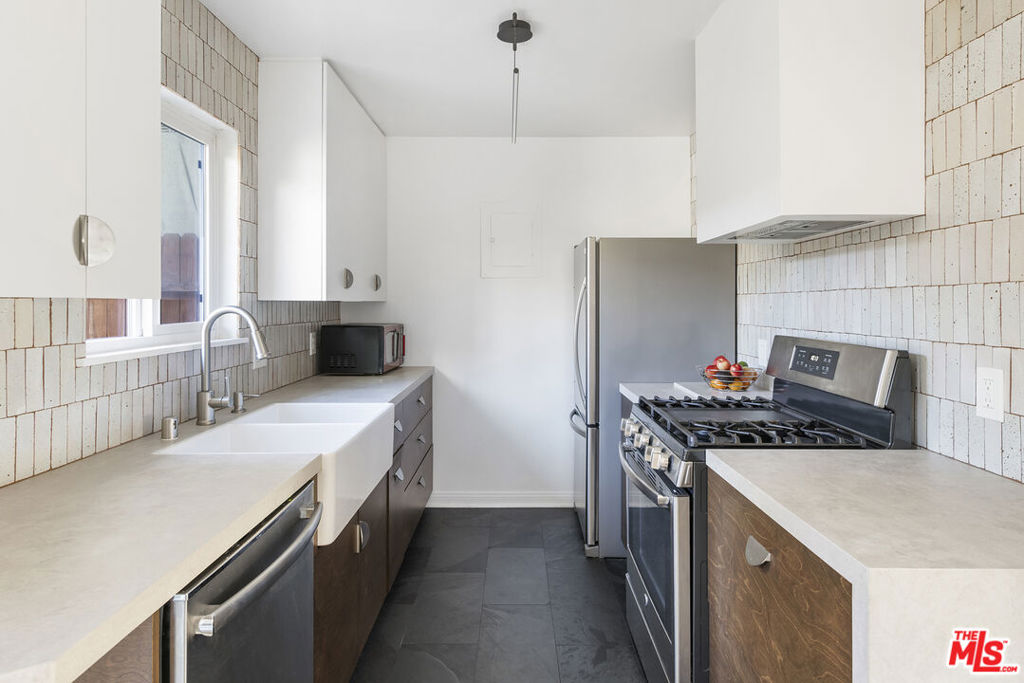 11138 Aqua Vista Street 61