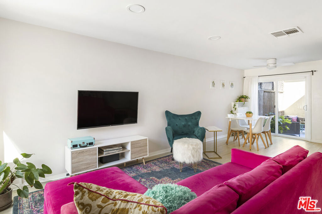 11138 Aqua Vista Street 61