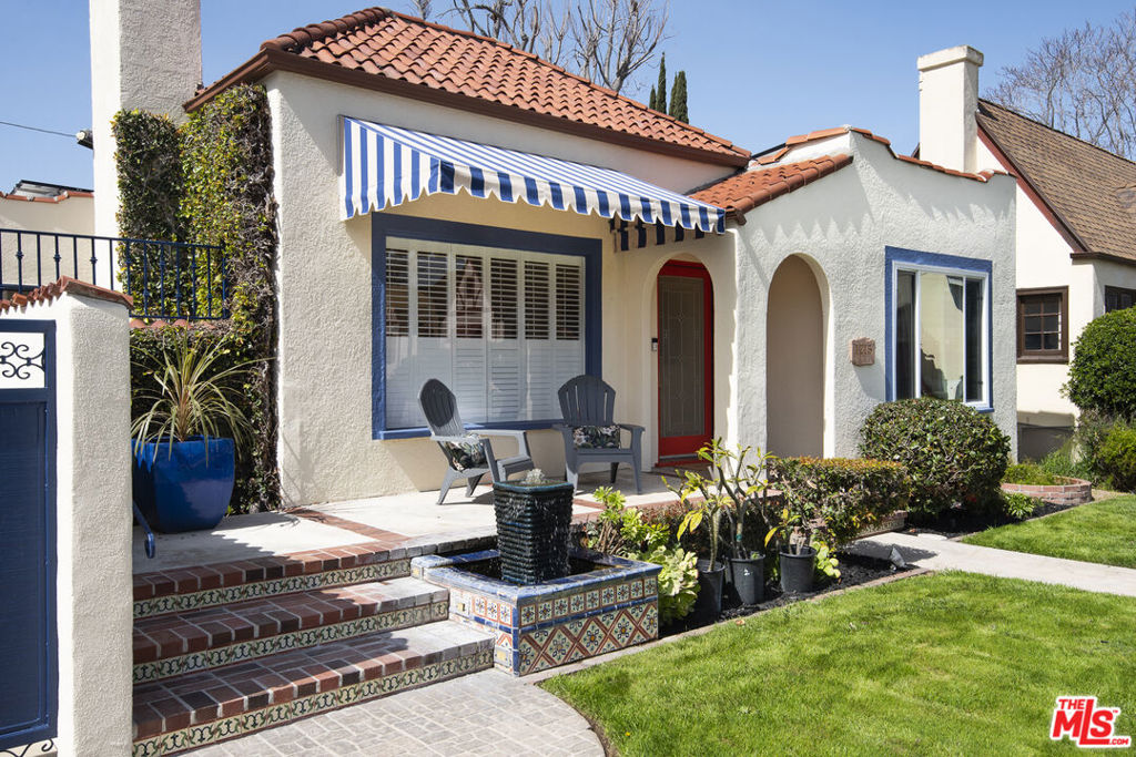 1215 Reynolds Drive
