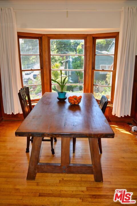 2444 Edgewater Terrace