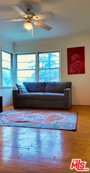 2444 Edgewater Terrace