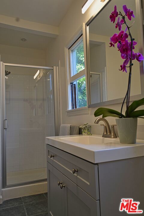 2444 Edgewater Terrace