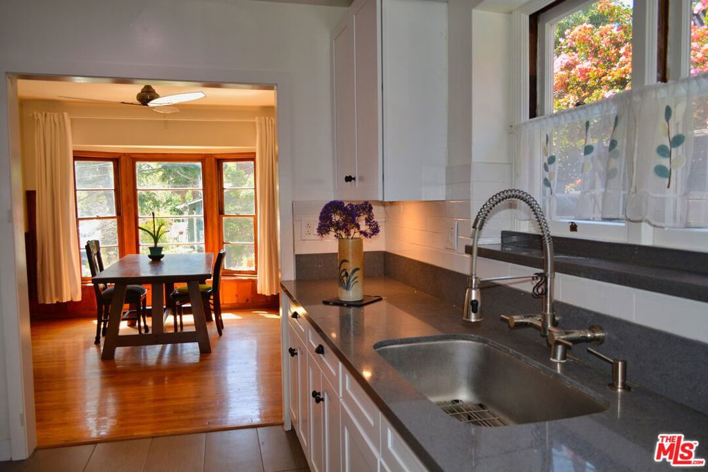 2444 Edgewater Terrace