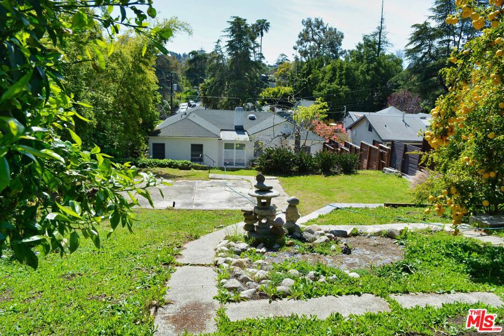 2444 Edgewater Terrace