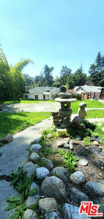 2444 Edgewater Terrace