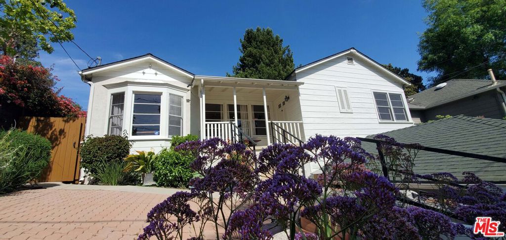 2444 Edgewater Terrace