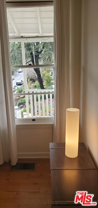 2444 Edgewater Terrace