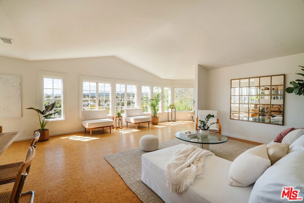 4016 Cumberland Avenue