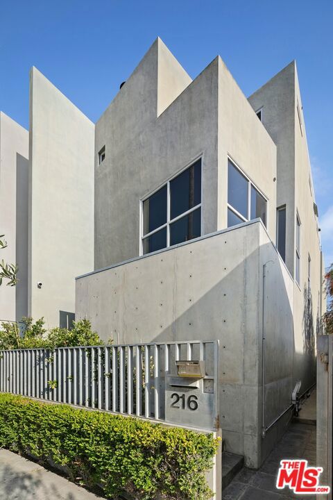 216 GRAND