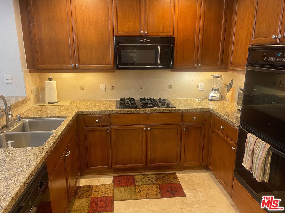 5625 Crescent Parkway 106