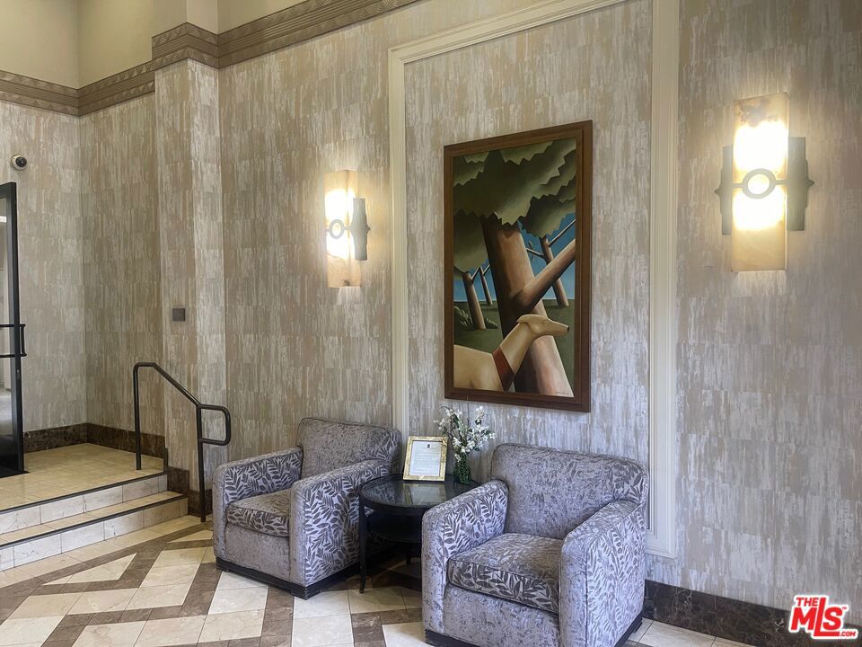 5625 Crescent Parkway 106