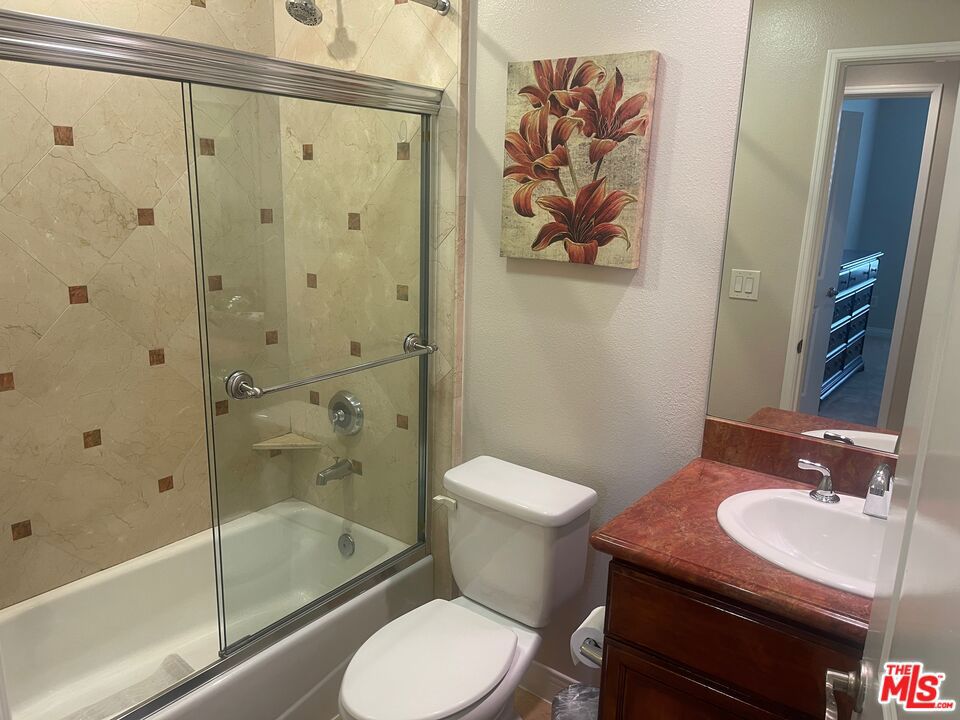 5625 Crescent Parkway 106