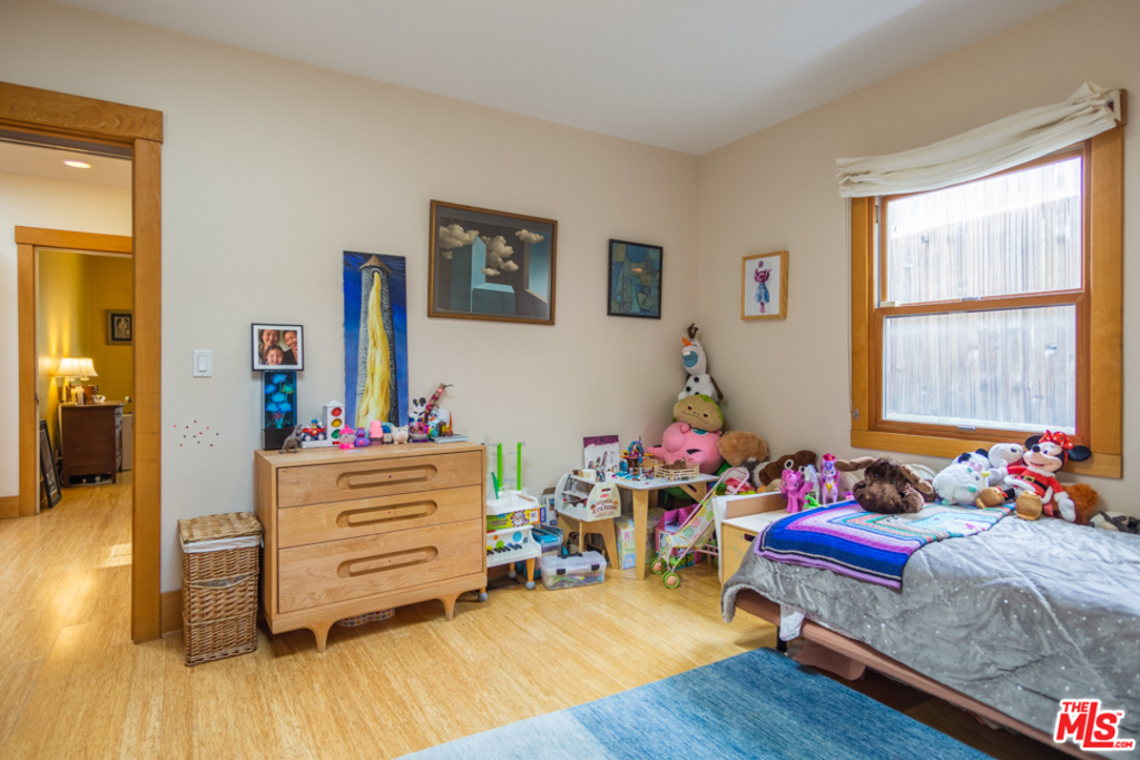 812 ASHLAND Avenue