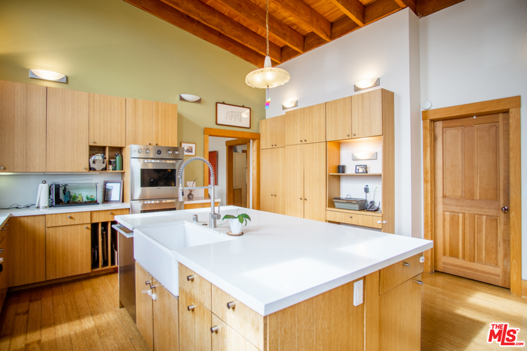 812 ASHLAND Avenue