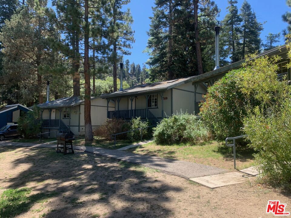 908 Pine Knot Avenue