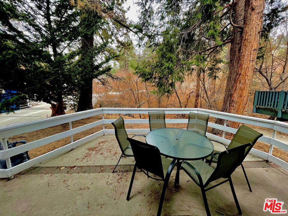 908 Pine Knot Avenue