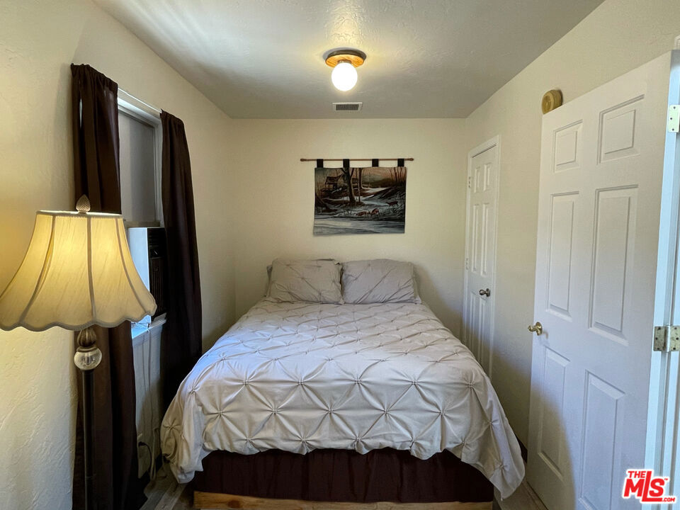 908 Pine Knot Avenue