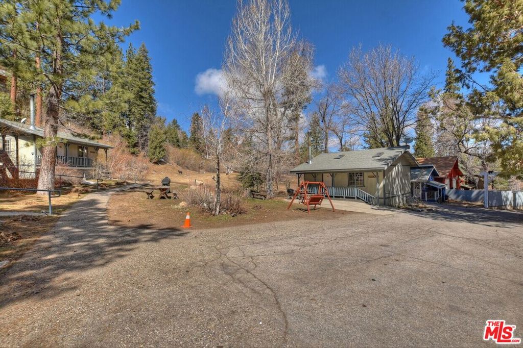 908 Pine Knot Avenue