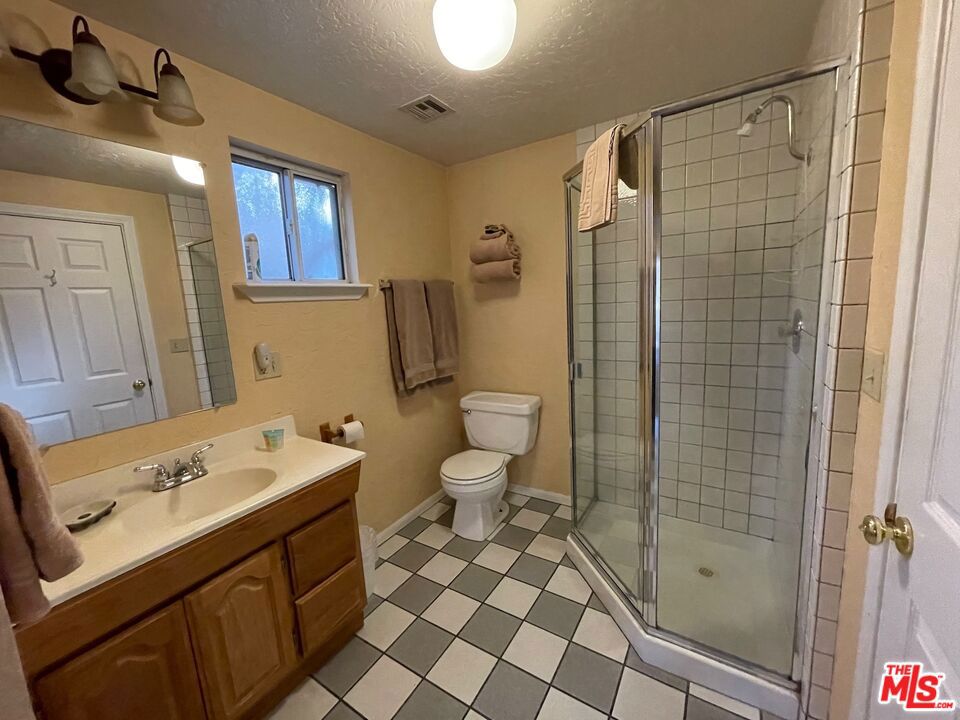 908 Pine Knot Avenue