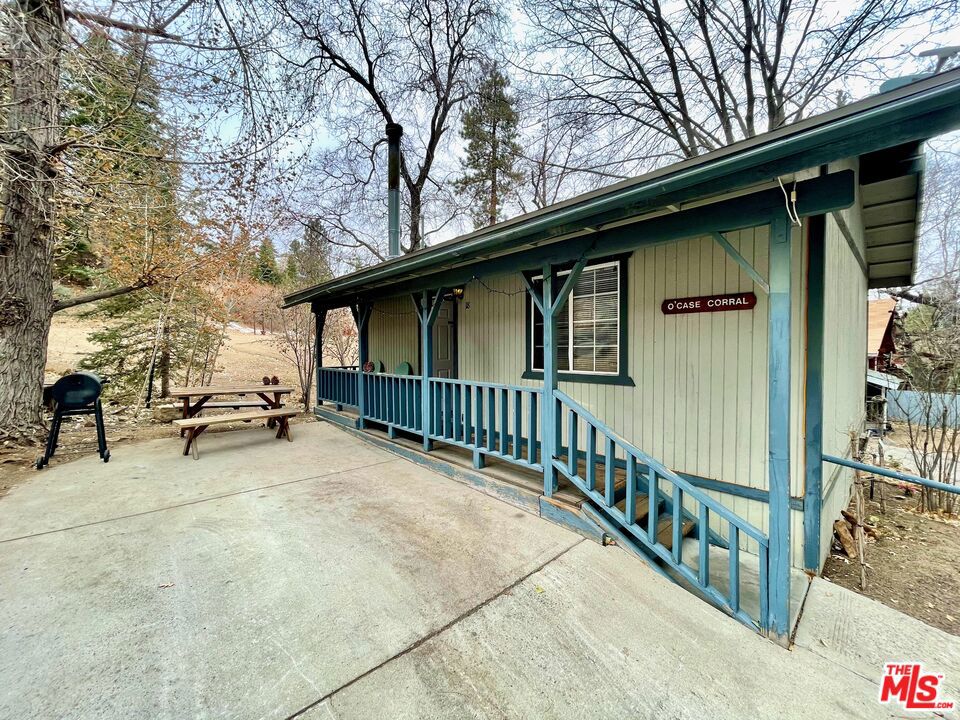 908 Pine Knot Avenue