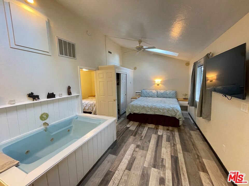 908 Pine Knot Avenue