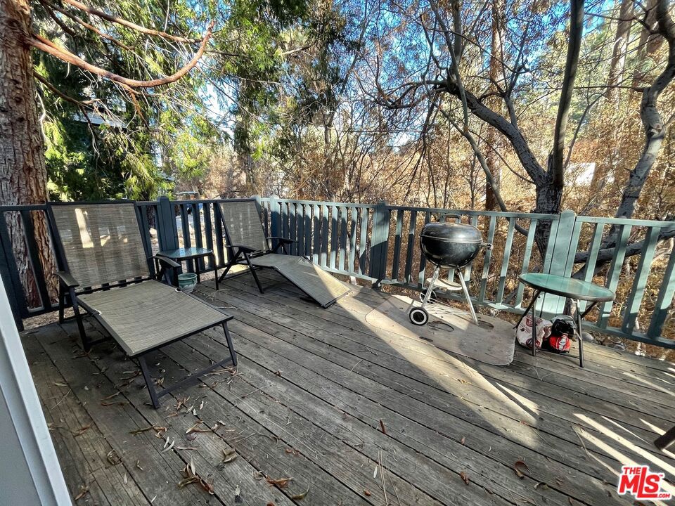 908 Pine Knot Avenue