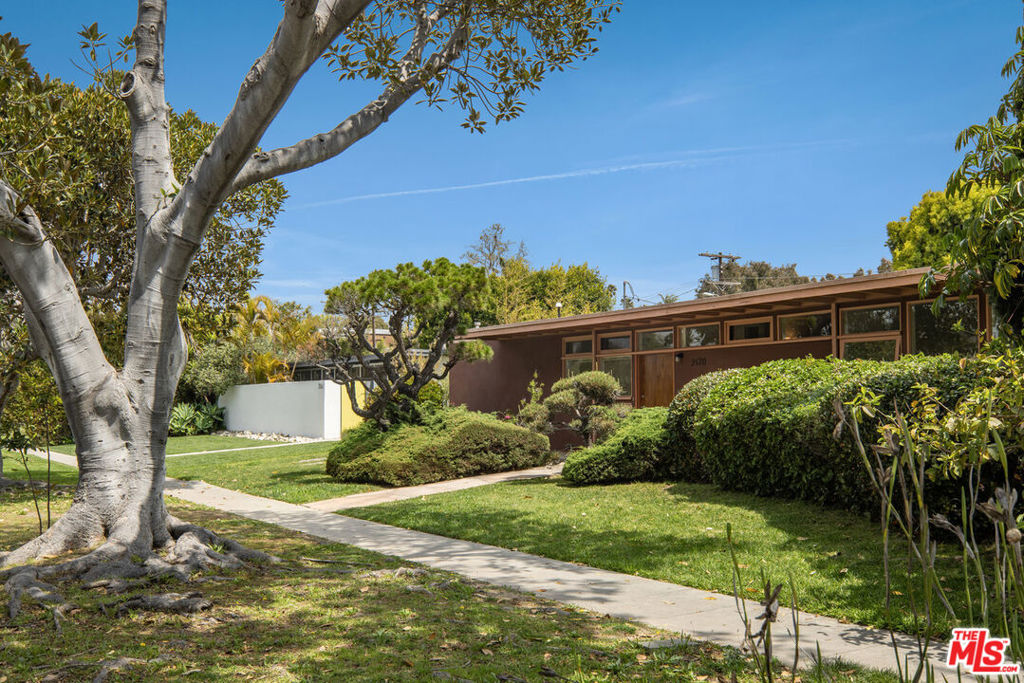 3520 Beethoven Street