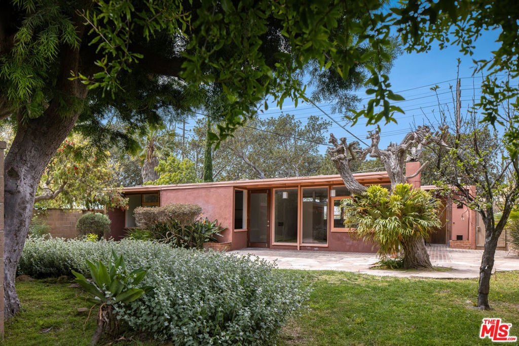 3520 Beethoven Street