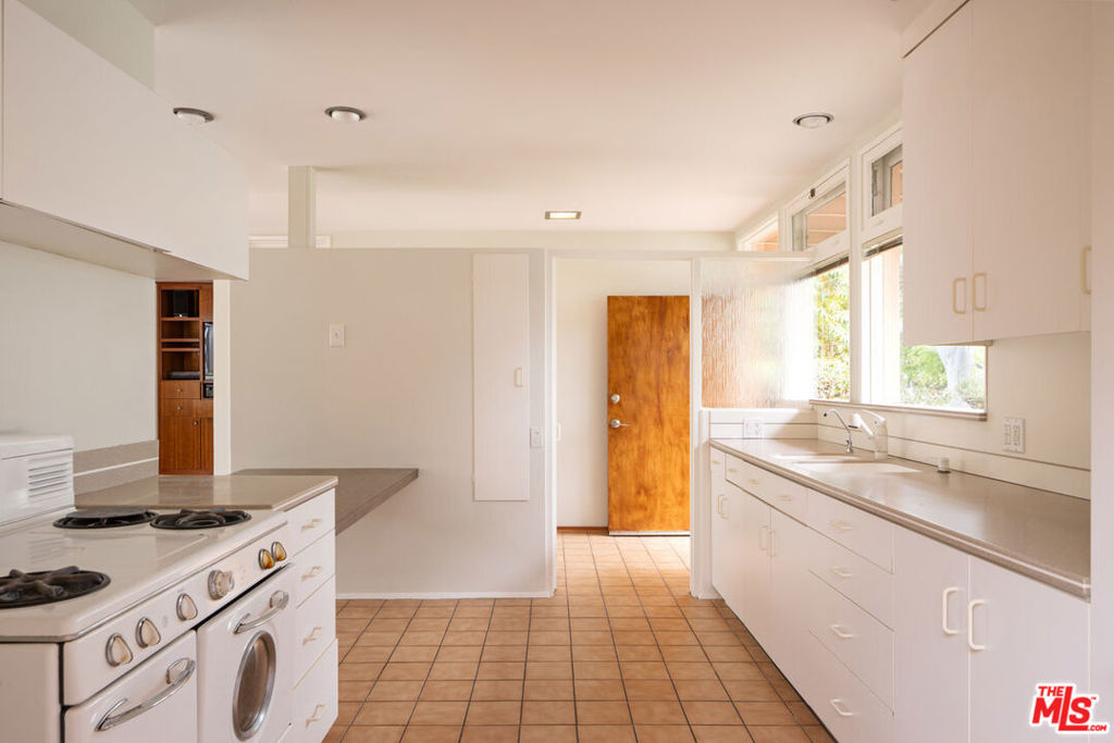 3520 Beethoven Street