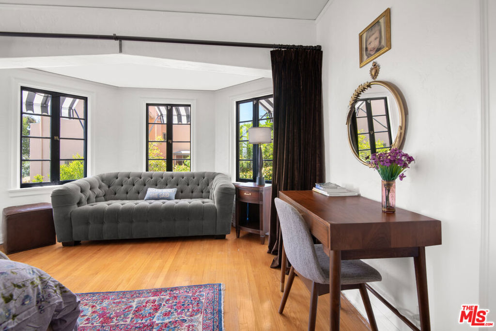 4803 Cromwell Avenue