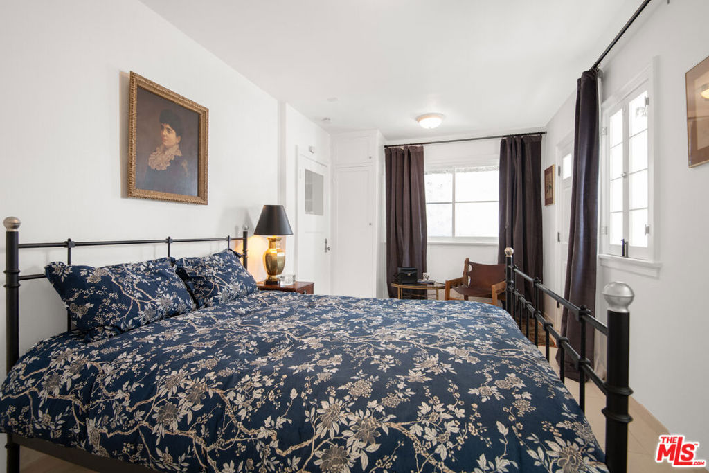 4803 Cromwell Avenue