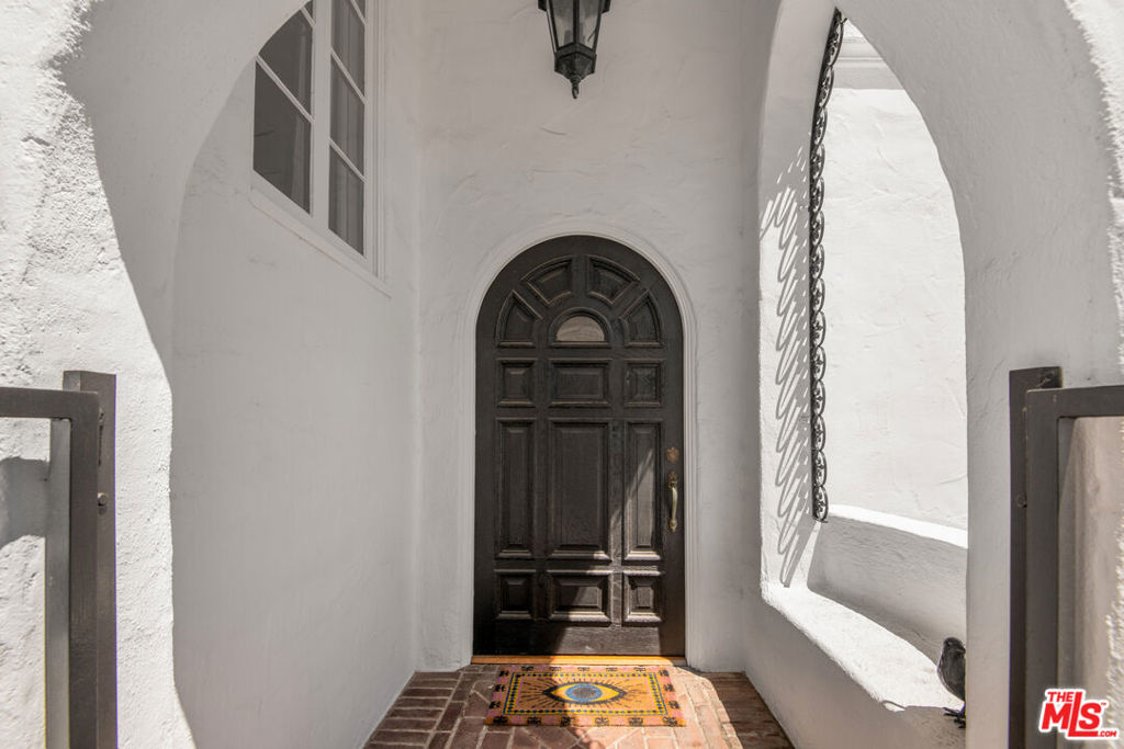 4803 Cromwell Avenue