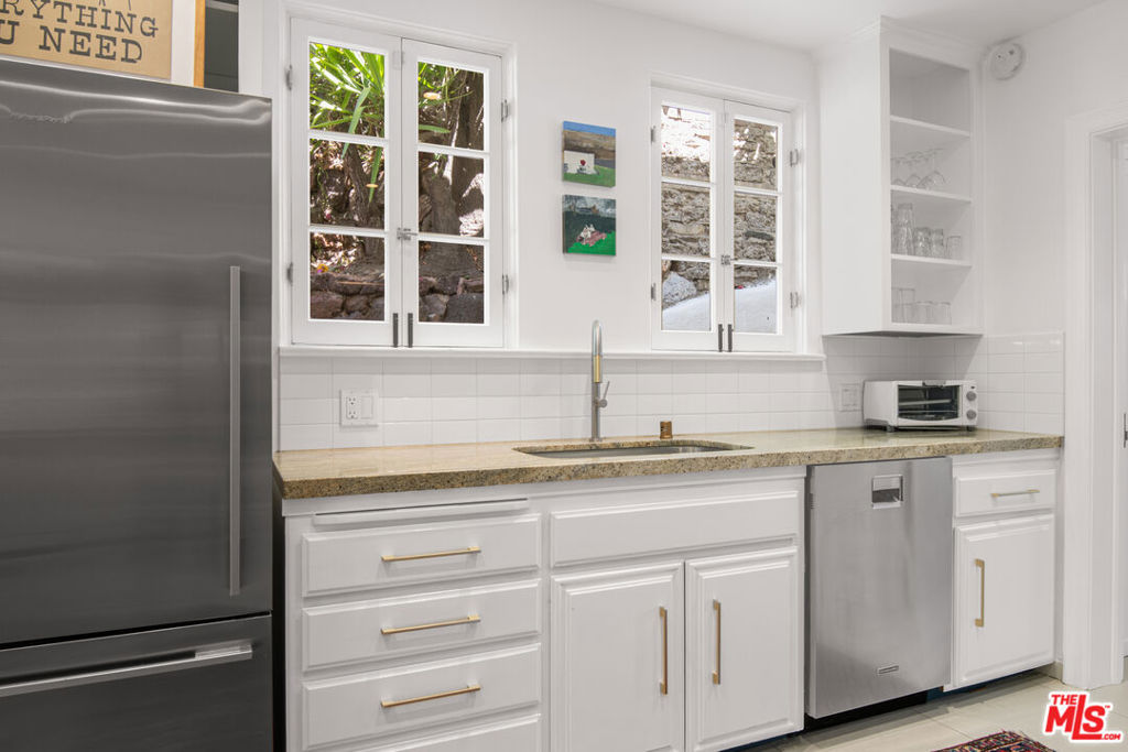 4803 Cromwell Avenue