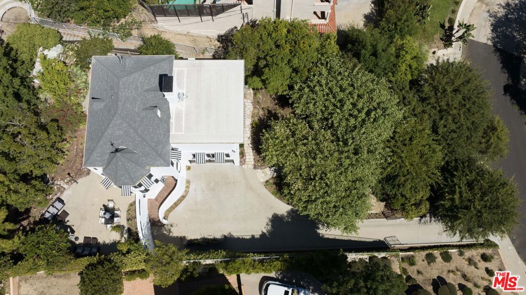 4803 Cromwell Avenue