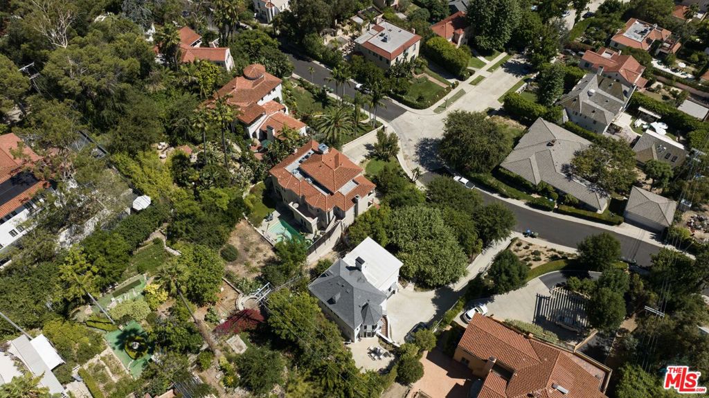 4803 Cromwell Avenue