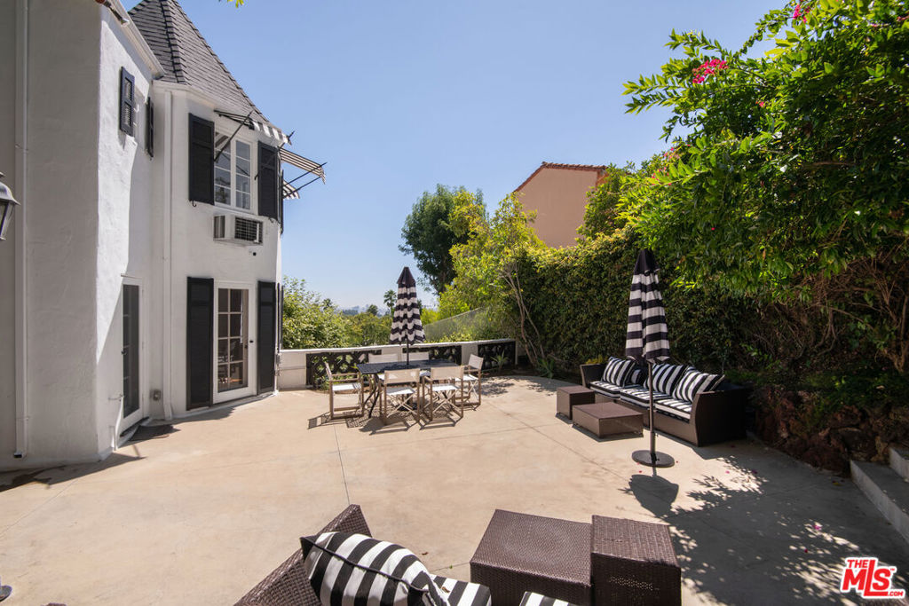 4803 Cromwell Avenue